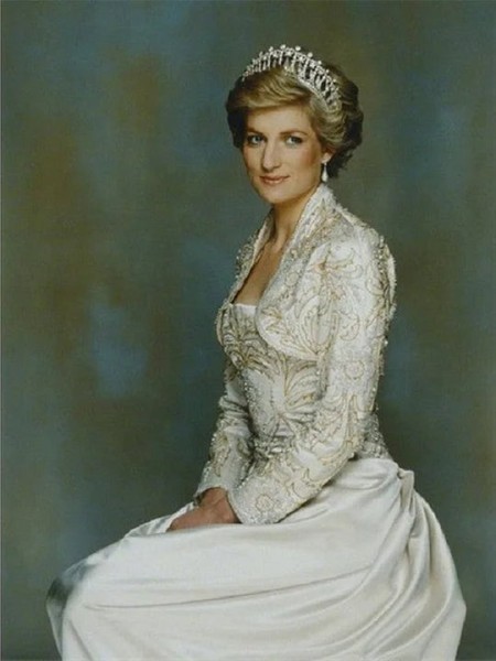 Princess Diana 40*60cm full round drill diamond painting